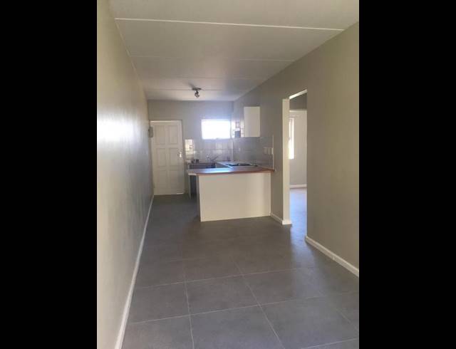 2 BEDROOM PROPERTY TO RENT IN GOODWOOD CENTRAL